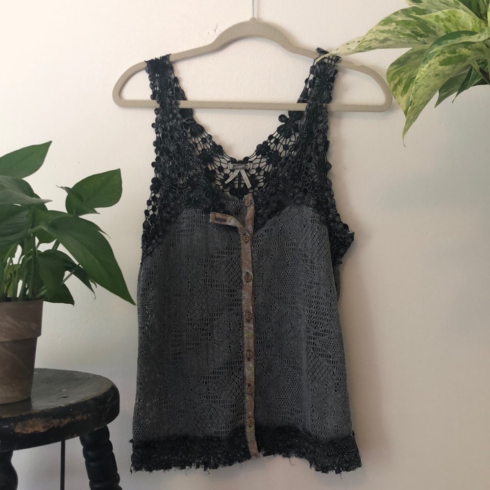 WOMENS TOP